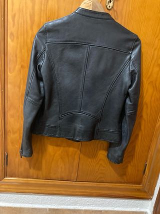 Massimo Dutti. Cuero