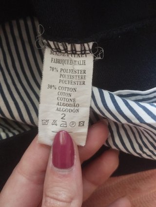 Sudadera azul marino con parches