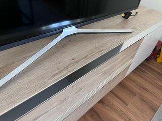 Mueble TV madera y blanco
