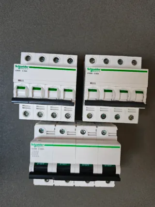 Magnetotérmicos Schneider 4 polos