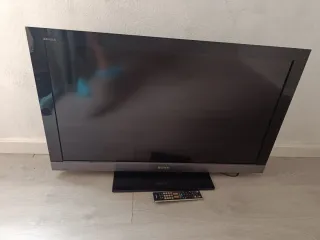 Televisión Sony Bravia Negra y Plateada