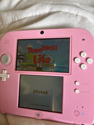 Nintendo 2DS Rosa con Tomodachi life