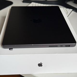 MacBook Pro 14 M4 con Factura