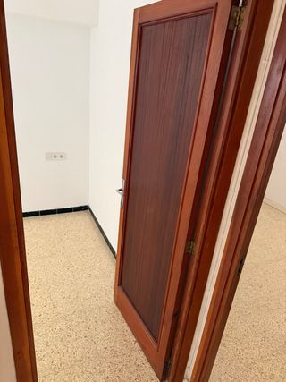 Ventanas y puertas de madera / alumunio