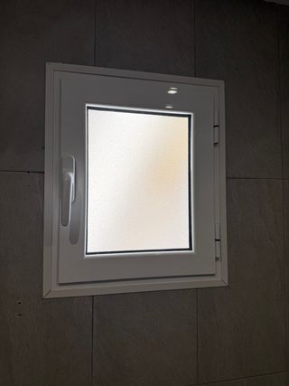 Ventanas y puertas de madera / alumunio