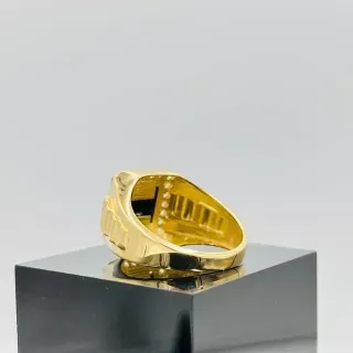 Anillo Sello Medusa Cuadrado Oro 18K