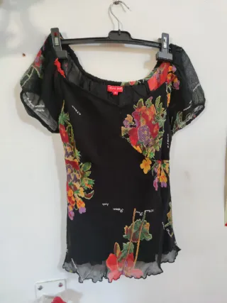Blusa escotada vintage flores