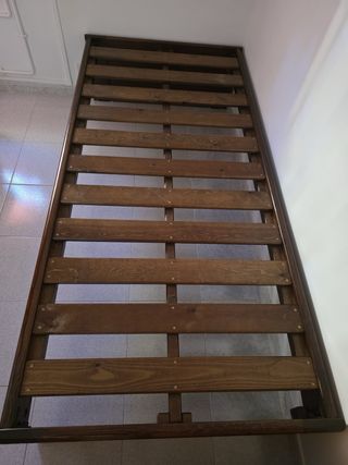 Cama de pino hecha a mano + colchón