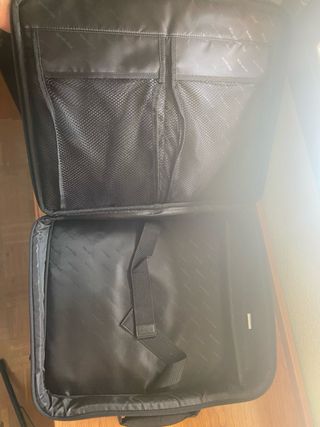 Funda portátil negra con correa