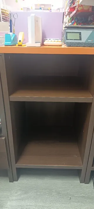 Mostrador madera y cristal