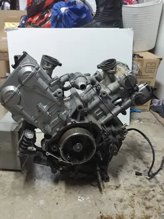 Motor Suzuki V-Strom 650 K7 P509 averiado