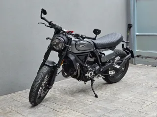 Ducati Scrambler Nightshift Gris Aviador