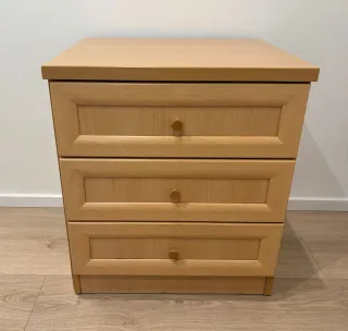 Mesita de noche 3 cajones madera