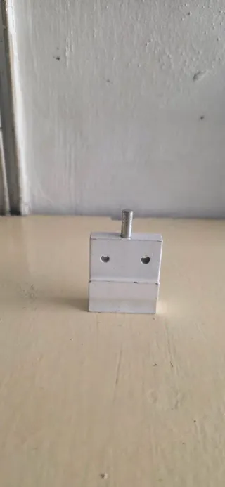 Cierre ventana aluminio blanco