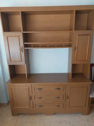 Mueble de madera antiguo