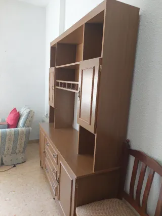 Mueble de madera antiguo