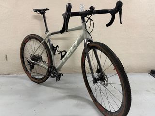 Felt Breed 30 Gravel Bike