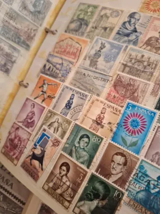 Sellos España y Mundo Más de 3000 Escucho Ofertas.