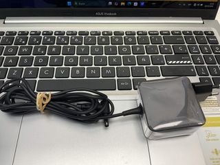 ASUS Vivobook OLED Plata