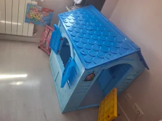 Casita infantil azul siempre en interior