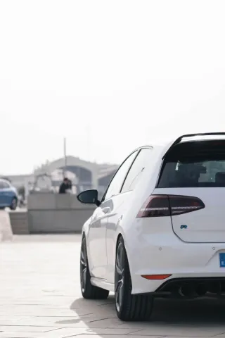Volkswagen Golf R300