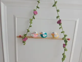 Adorno crochet pájaros y flores