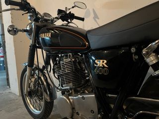 Yamaha SR 400 Negra