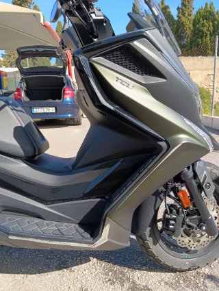 Kymco DTX 360 Negra Automática