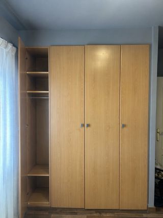 Armario empotrado de madera