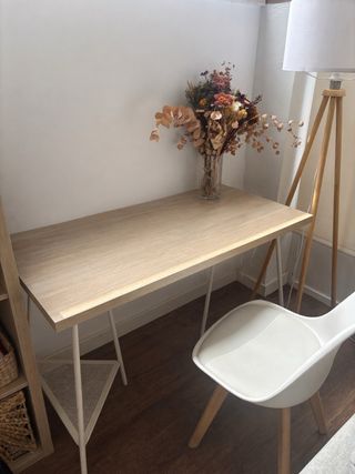 Escritorio Ikea madera y metal