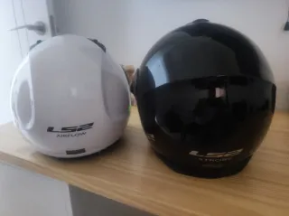 Cascos de Moto LS2 (Blancos y Negros)