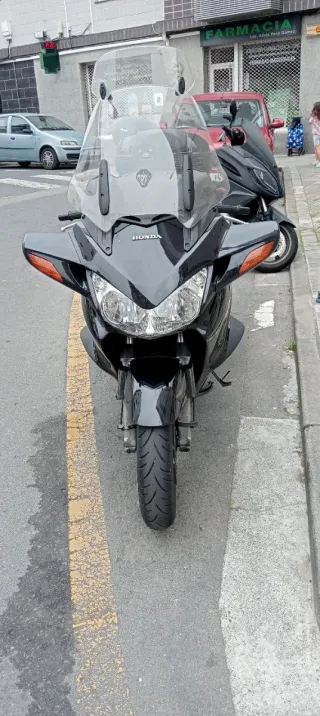 Honda Pan European 1300 ST Negra