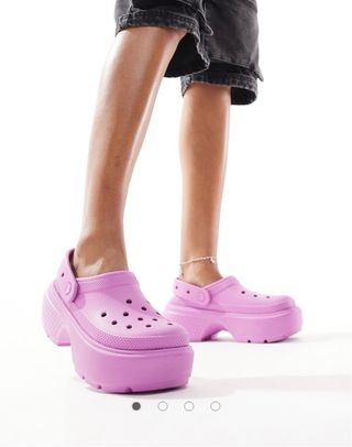 Crocs plataforma morados