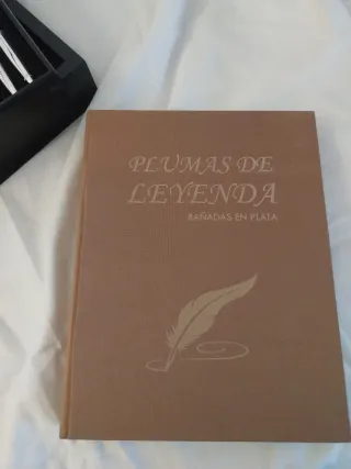 Colección Plumas Leyenda Bañadas en Plata
