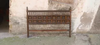 Cabezal de matrimonio antiguo de madera