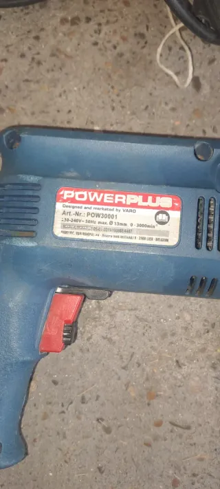 4 Taladros Eléctricos