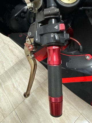 Honda CBR 1000RR Fireblade Sportbike