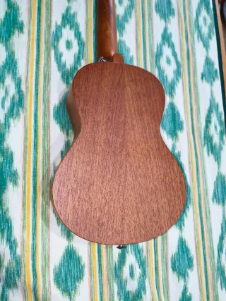 Ukelele Adulto UK-26