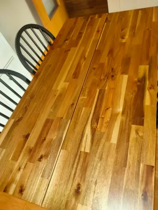 Mesa comedor. Madera acacia.