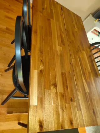 Mesa comedor. Madera acacia.