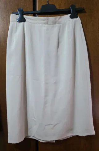 Traje de chaqueta y falda, beige elegante