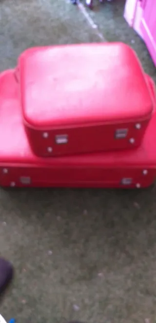 Maletas vintage rojas