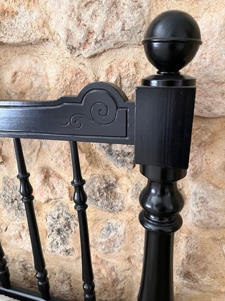 Cabezal de madera negro estilo clásico