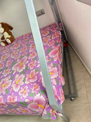 Litera con cama nido metálica gris solo genteseria
