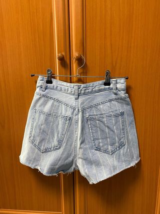 Shorts vaqueros Stradivarius