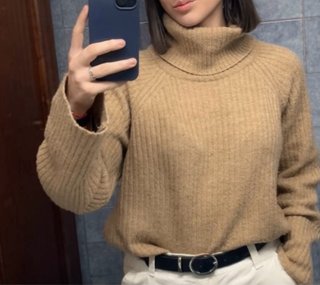 Jersey Stradivarius cuello alto marrón Talla M