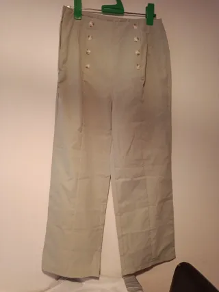 Pantalón verde talla L