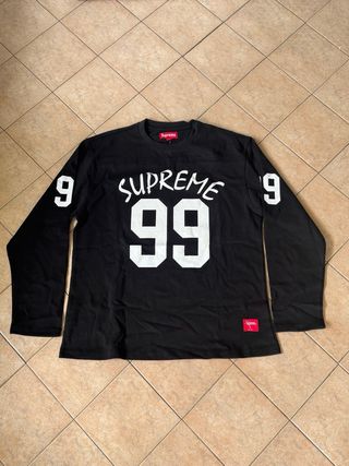 Felpa Supreme Nera con Numero 99
