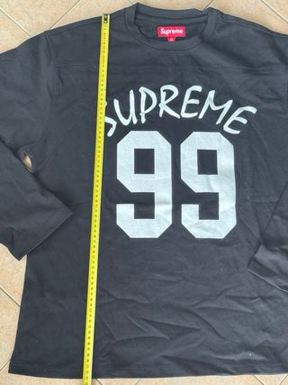 Felpa Supreme Nera con Numero 99