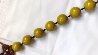Collar hoja verde oliva y marrón